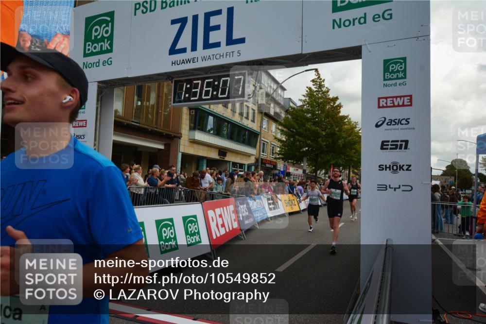 20.09.2026 - PSD Bank Halbmarathon LAZAROV Photography http://msf.ph/oto/10549852 20.09.2026 11:36:06 Ziel 1105, 1739, 1781, 2056, 2109, 2306, 2349, 2848, 3176, 4500 meine-sportfotos.de