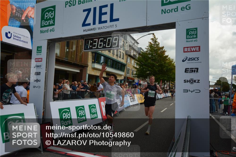 20.09.2026 - PSD Bank Halbmarathon LAZAROV Photography http://msf.ph/oto/10549860 20.09.2026 11:36:09 Ziel 1105, 1193, 1739, 1781, 2109, 2306, 2349, 2848, 3176, 4500 meine-sportfotos.de