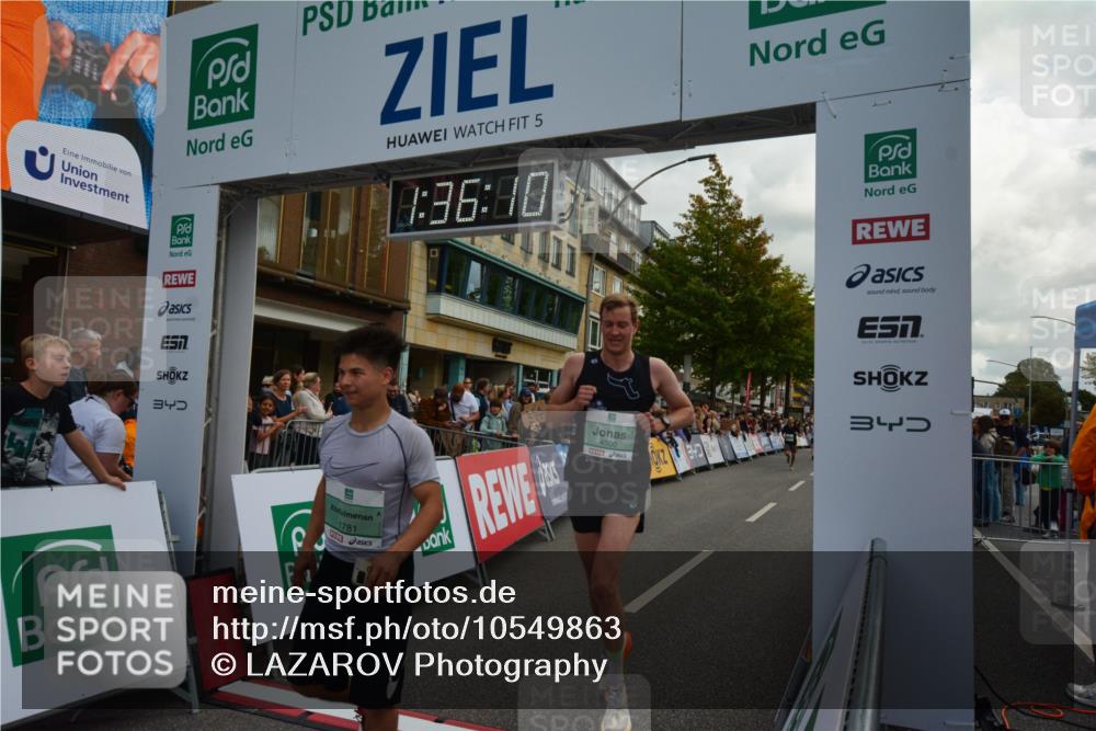 20.09.2026 - PSD Bank Halbmarathon LAZAROV Photography http://msf.ph/oto/10549863 20.09.2026 11:36:09 Ziel 1105, 1193, 1739, 1781, 2109, 2306, 2349, 2848, 3176, 4500 meine-sportfotos.de