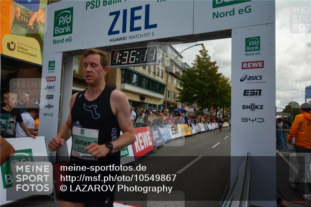 20.09.2026 - PSD Bank Halbmarathon LAZAROV Photography http://msf.ph/oto/10549867 20.09.2026 11:36:10 Ziel 1105, 1193, 1739, 1781, 2109, 2306, 2848, 3176, 4500 meine-sportfotos.de