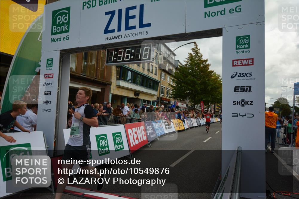 20.09.2026 - PSD Bank Halbmarathon LAZAROV Photography http://msf.ph/oto/10549876 20.09.2026 11:36:18 Ziel 1193, 2109, 2306, 3999, 4052 meine-sportfotos.de
