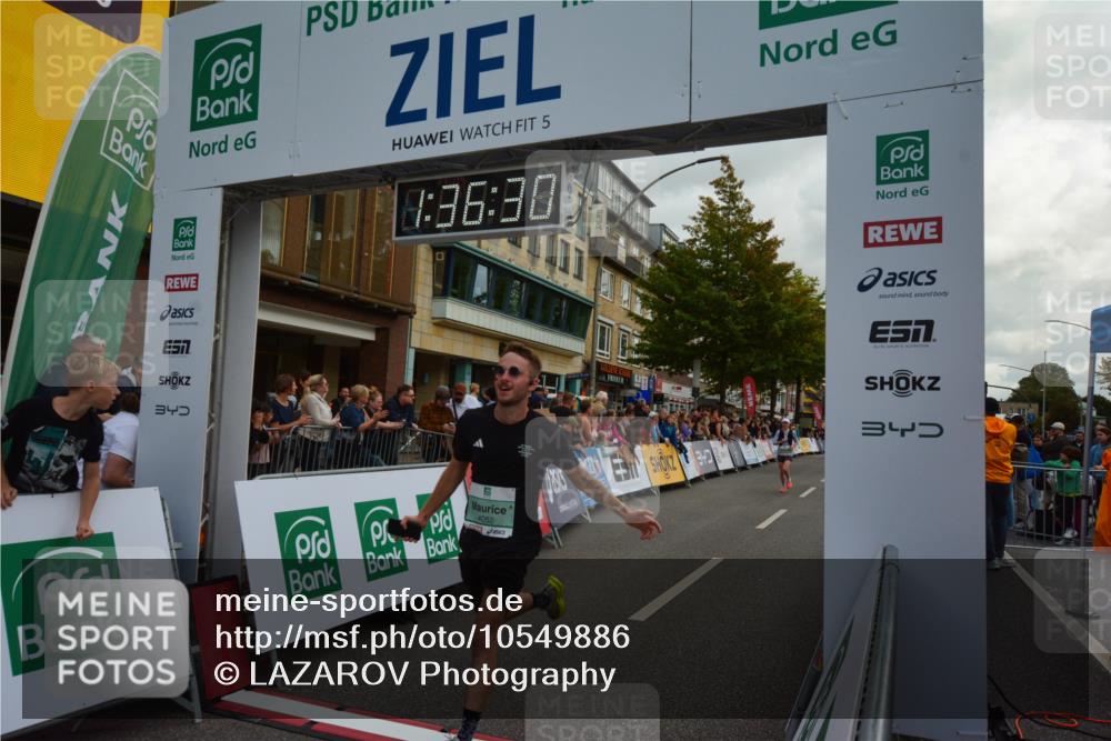 20.09.2026 - PSD Bank Halbmarathon LAZAROV Photography http://msf.ph/oto/10549886 20.09.2026 11:36:30 Ziel 2157, 2165, 3999, 4052, 4143 meine-sportfotos.de