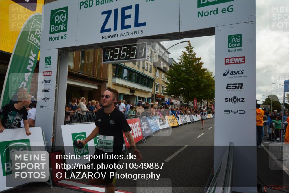 20.09.2026 - PSD Bank Halbmarathon LAZAROV Photography http://msf.ph/oto/10549887 20.09.2026 11:36:30 Ziel 2157, 2165, 3999, 4052, 4143 meine-sportfotos.de