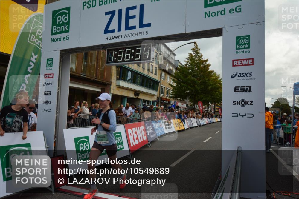 20.09.2026 - PSD Bank Halbmarathon LAZAROV Photography http://msf.ph/oto/10549889 20.09.2026 11:36:33 Ziel 2157, 2165, 2722, 3999, 4052, 4143 meine-sportfotos.de