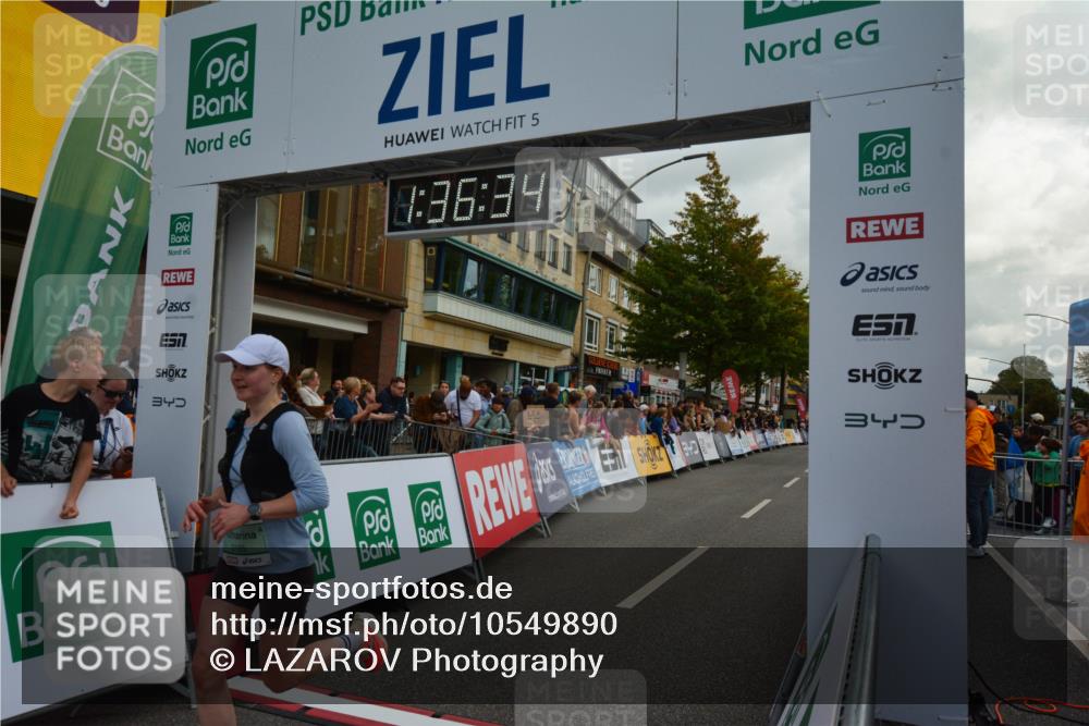 20.09.2026 - PSD Bank Halbmarathon LAZAROV Photography http://msf.ph/oto/10549890 20.09.2026 11:36:34 Ziel 2157, 2165, 2722, 4052, 4143 meine-sportfotos.de