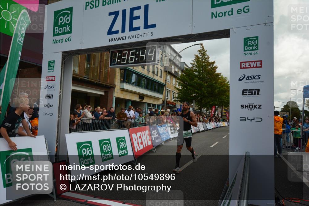 20.09.2026 - PSD Bank Halbmarathon LAZAROV Photography http://msf.ph/oto/10549896 20.09.2026 11:36:43 Ziel 1319, 1670, 2157, 2487, 2722, 4143, 4503 meine-sportfotos.de