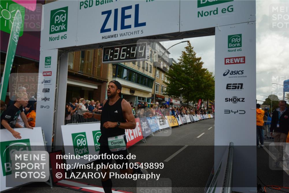20.09.2026 - PSD Bank Halbmarathon LAZAROV Photography http://msf.ph/oto/10549899 20.09.2026 11:36:44 Ziel 1319, 1670, 2157, 2487, 2722, 4142, 4143, 4503 meine-sportfotos.de