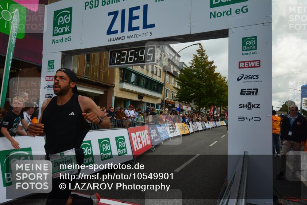 20.09.2026 - PSD Bank Halbmarathon LAZAROV Photography http://msf.ph/oto/10549901 20.09.2026 11:36:44 Ziel 1319, 1670, 2157, 2487, 2722, 4142, 4143, 4503 meine-sportfotos.de