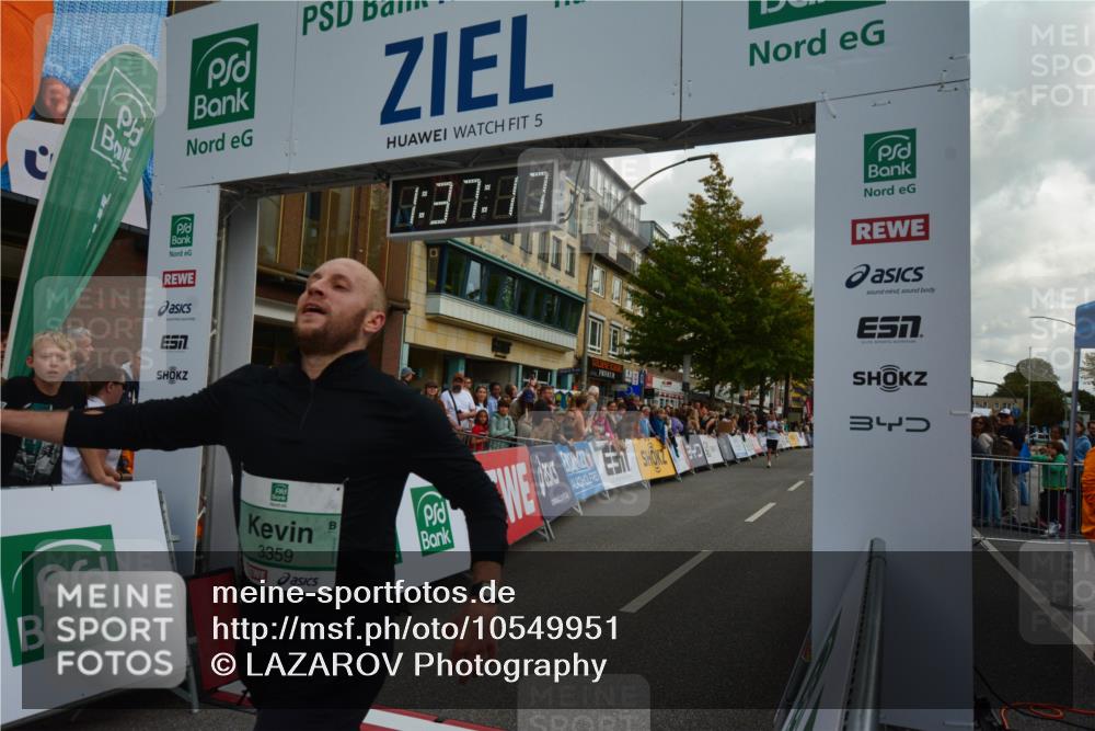 20.09.2026 - PSD Bank Halbmarathon LAZAROV Photography http://msf.ph/oto/10549951 20.09.2026 11:37:17 Ziel 1676, 2102, 3295, 3312, 3359, 4571, 4796 meine-sportfotos.de