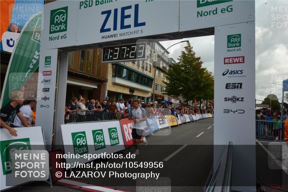 20.09.2026 - PSD Bank Halbmarathon LAZAROV Photography http://msf.ph/oto/10549956 20.09.2026 11:37:23 Ziel 1676, 2102, 3295, 3312, 3359, 3629, 4132, 4571 meine-sportfotos.de