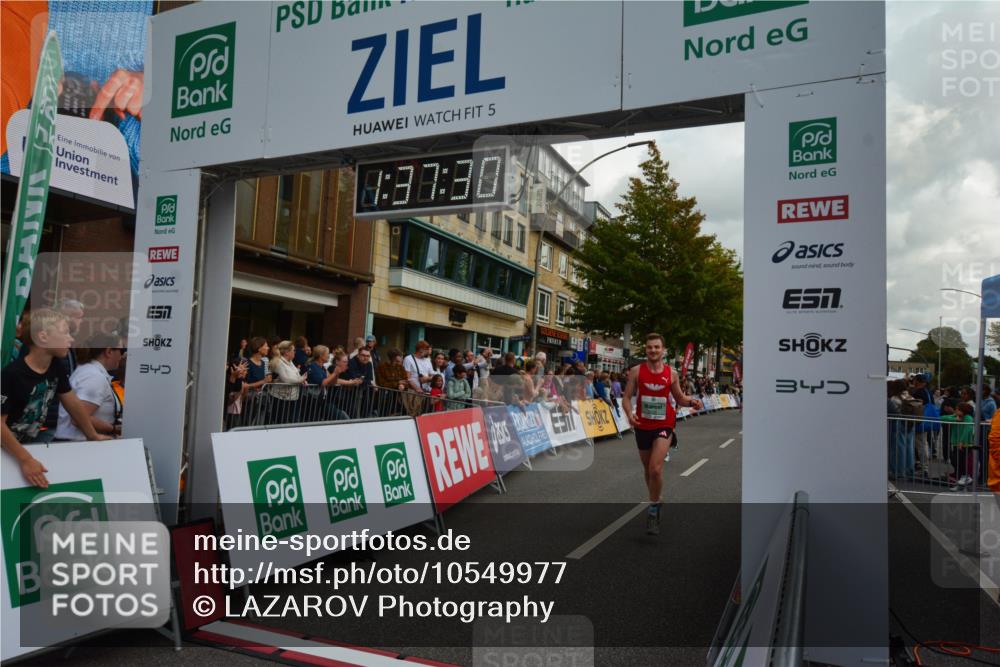 20.09.2026 - PSD Bank Halbmarathon LAZAROV Photography http://msf.ph/oto/10549977 20.09.2026 11:37:30 Ziel 1291, 1353, 1676, 1944, 2500, 2735, 3312, 3629, 4127, 4132, 4571 meine-sportfotos.de