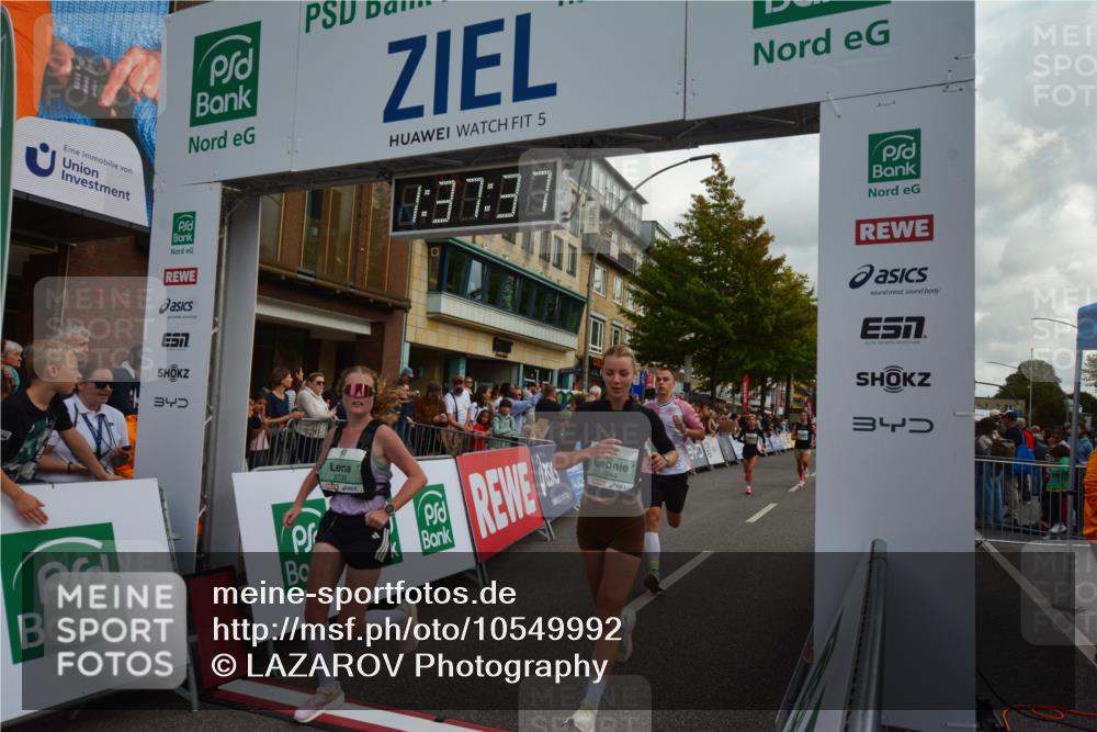 20.09.2026 - PSD Bank Halbmarathon LAZAROV Photography http://msf.ph/oto/10549992 20.09.2026 11:37:36 Ziel 1291, 1353, 1944, 2500, 2735, 3296, 3629, 4127, 4132 meine-sportfotos.de