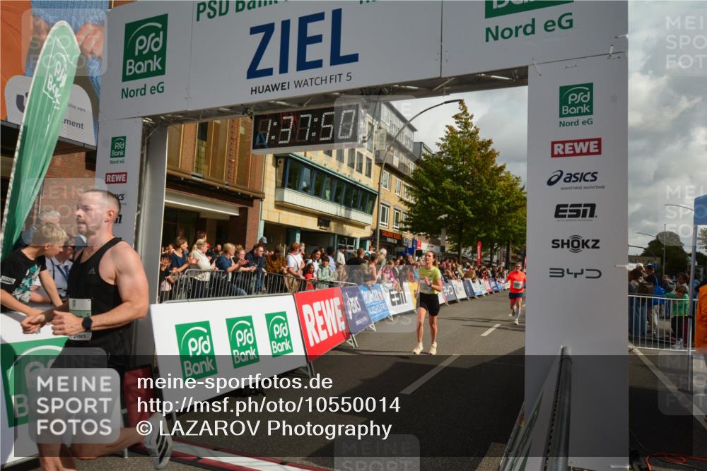 20.09.2026 - PSD Bank Halbmarathon LAZAROV Photography http://msf.ph/oto/10550014 20.09.2026 11:37:50 Ziel 1219, 2161, 3100, 3296, 4163, 4197, 4371, 4415, 4437, 4766 meine-sportfotos.de