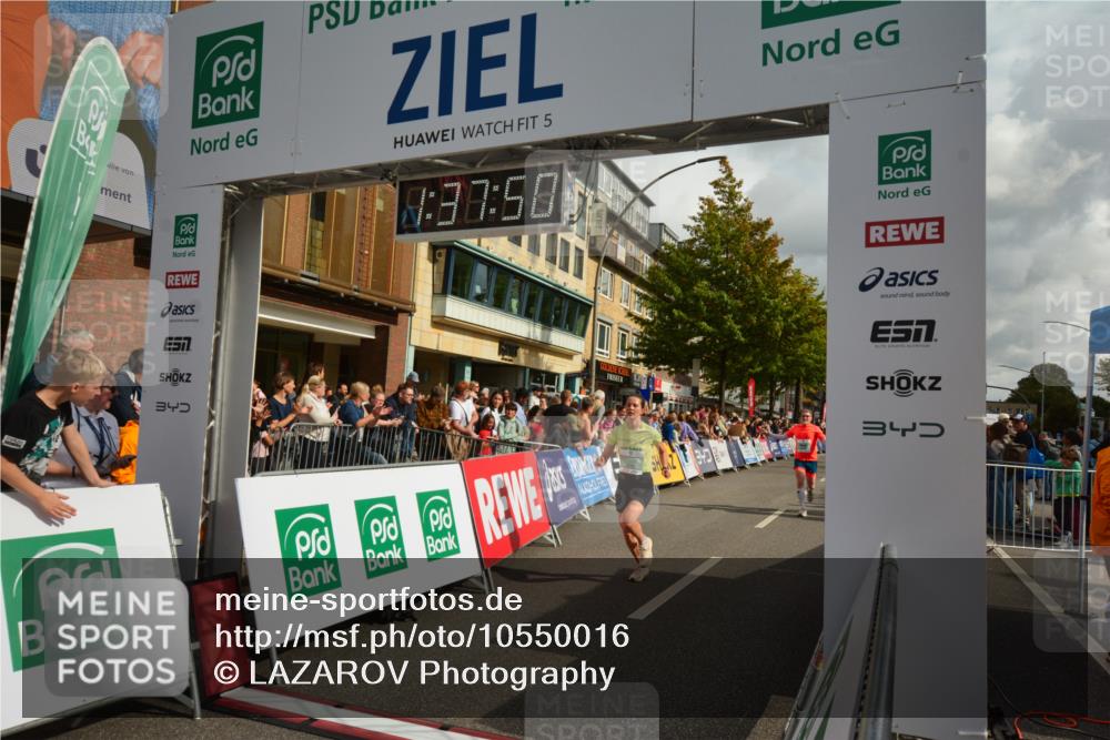 20.09.2026 - PSD Bank Halbmarathon LAZAROV Photography http://msf.ph/oto/10550016 20.09.2026 11:37:50 Ziel 1219, 2161, 3100, 3296, 4163, 4197, 4371, 4415, 4437, 4766 meine-sportfotos.de