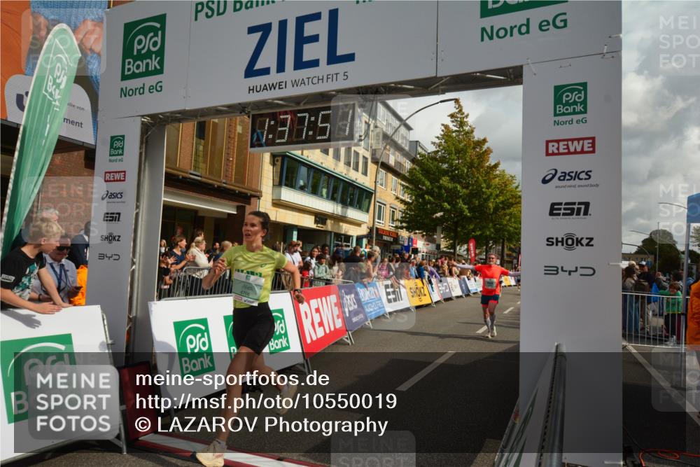 20.09.2026 - PSD Bank Halbmarathon LAZAROV Photography http://msf.ph/oto/10550019 20.09.2026 11:37:51 Ziel 1219, 2161, 3100, 3296, 4163, 4197, 4371, 4415, 4437, 4766 meine-sportfotos.de