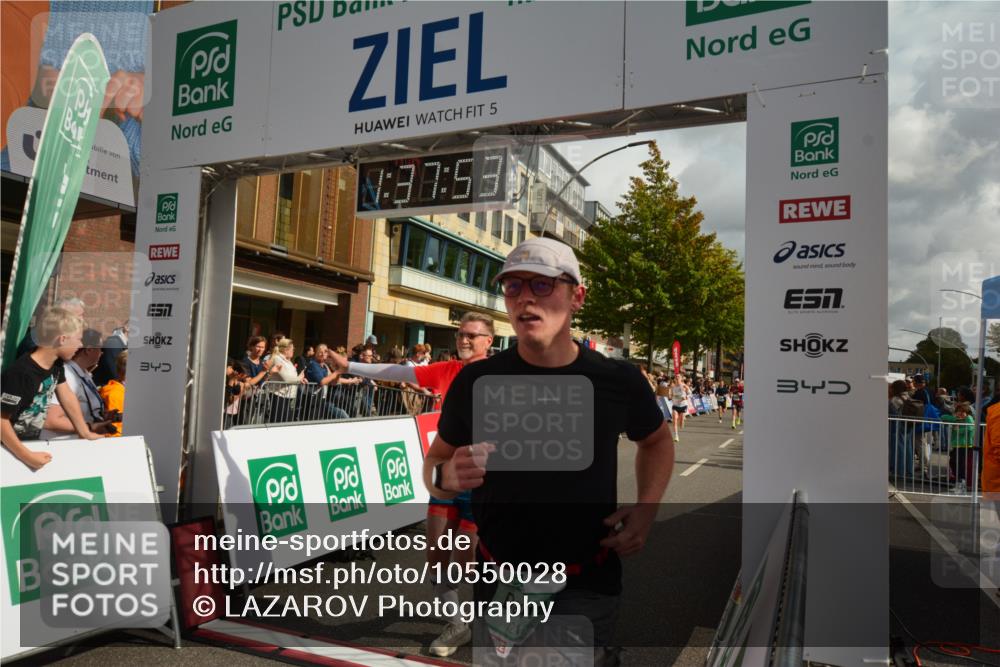 20.09.2026 - PSD Bank Halbmarathon LAZAROV Photography http://msf.ph/oto/10550028 20.09.2026 11:37:53 Ziel 1062, 1187, 1219, 2161, 3100, 3296, 4163, 4197, 4371, 4415, 4437, 4766 meine-sportfotos.de