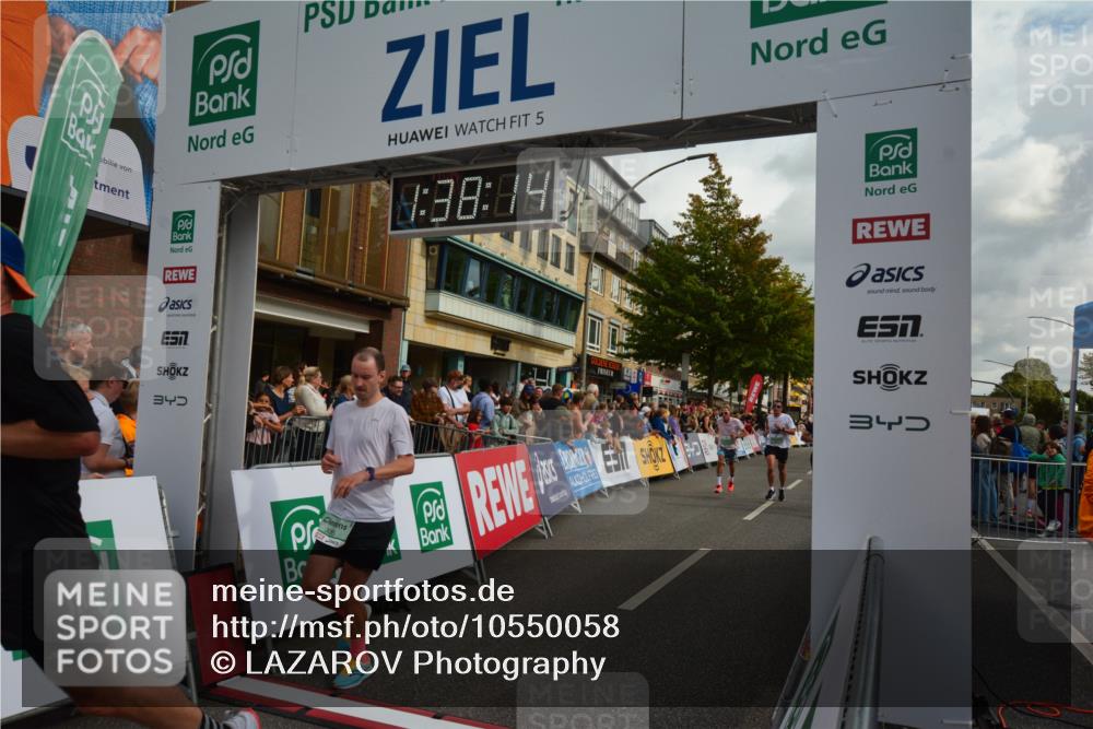 20.09.2026 - PSD Bank Halbmarathon LAZAROV Photography http://msf.ph/oto/10550058 20.09.2026 11:38:13 Ziel 2668, 2673, 3095, 3164, 3464, 3631, 3990, 4147, 4767 meine-sportfotos.de