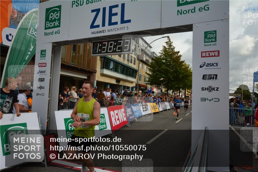 20.09.2026 - PSD Bank Halbmarathon LAZAROV Photography http://msf.ph/oto/10550075 20.09.2026 11:38:22 Ziel 1036, 1915, 2668, 2673, 2691, 3464, 3631, 3990, 4147, 4344, 4767 meine-sportfotos.de