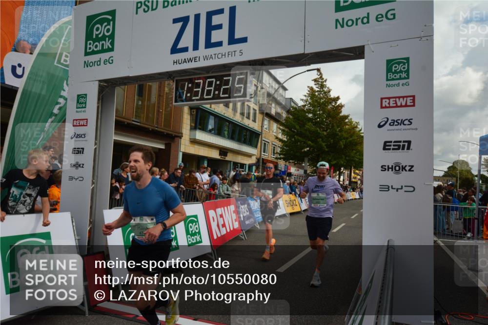 20.09.2026 - PSD Bank Halbmarathon LAZAROV Photography http://msf.ph/oto/10550080 20.09.2026 11:38:25 Ziel 1036, 1915, 2691, 3464, 4344, 4767 meine-sportfotos.de