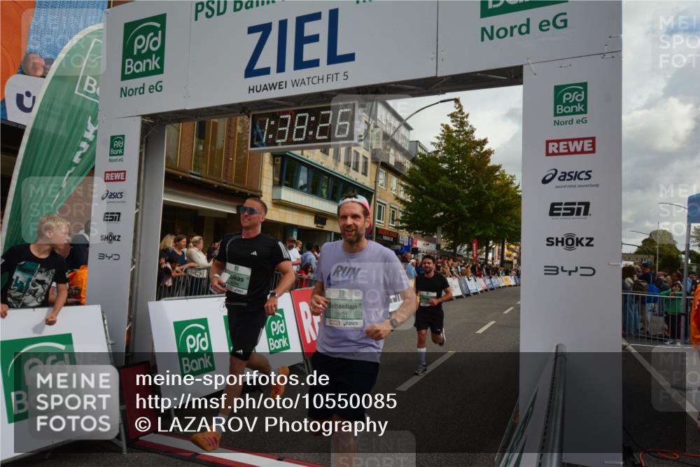 20.09.2026 - PSD Bank Halbmarathon LAZAROV Photography http://msf.ph/oto/10550085 20.09.2026 11:38:26 Ziel 1036, 1915, 2691, 3464, 4344, 4767 meine-sportfotos.de