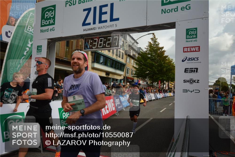 20.09.2026 - PSD Bank Halbmarathon LAZAROV Photography http://msf.ph/oto/10550087 20.09.2026 11:38:26 Ziel 1036, 1915, 2691, 3464, 4344, 4767 meine-sportfotos.de