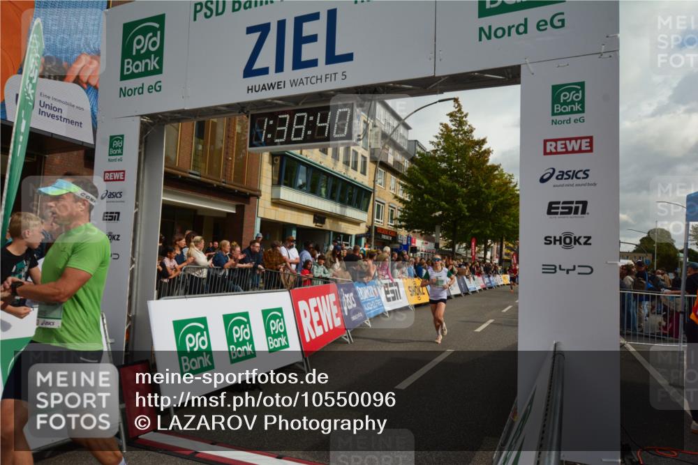 20.09.2026 - PSD Bank Halbmarathon LAZAROV Photography http://msf.ph/oto/10550096 20.09.2026 11:38:39 Ziel 3188, 4305, 4778 meine-sportfotos.de