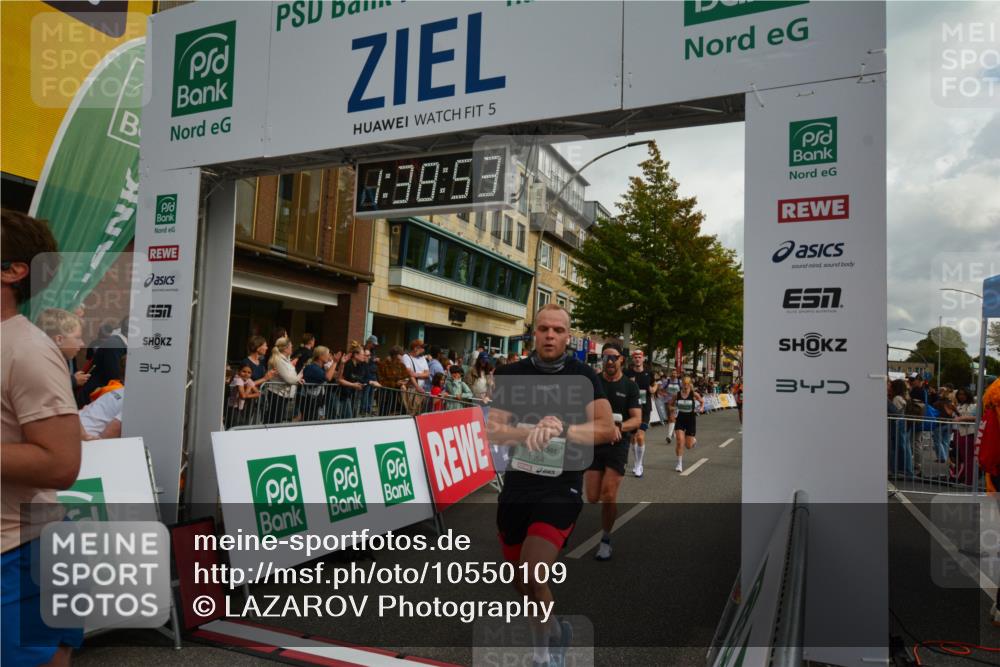 20.09.2026 - PSD Bank Halbmarathon LAZAROV Photography http://msf.ph/oto/10550109 20.09.2026 11:38:52 Ziel 1115, 1298, 1316, 1483, 1954, 2403, 2515, 2550, 3188, 3727, 3885 meine-sportfotos.de