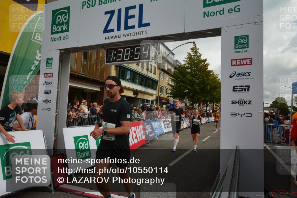 20.09.2026 - PSD Bank Halbmarathon LAZAROV Photography http://msf.ph/oto/10550114 20.09.2026 11:38:53 Ziel 1115, 1298, 1316, 1483, 1954, 2403, 2515, 2550, 3188, 3727, 3885 meine-sportfotos.de