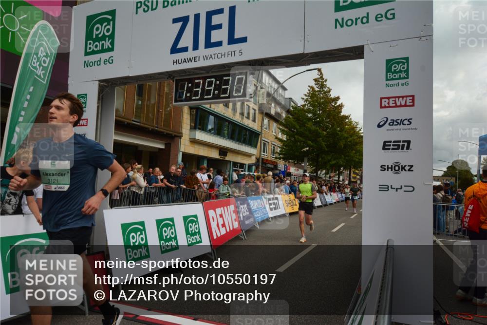 20.09.2026 - PSD Bank Halbmarathon LAZAROV Photography http://msf.ph/oto/10550197 20.09.2026 11:39:29 Ziel 1103, 1656, 1719, 2649, 2782, 3121, 3715, 3919, 4022, 4324, 4436, 4461 meine-sportfotos.de