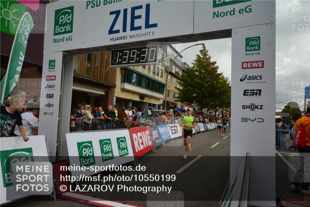 20.09.2026 - PSD Bank Halbmarathon LAZAROV Photography http://msf.ph/oto/10550199 20.09.2026 11:39:29 Ziel 1103, 1656, 1719, 2649, 2782, 3121, 3715, 3919, 4022, 4324, 4436, 4461 meine-sportfotos.de