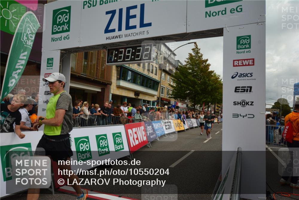 20.09.2026 - PSD Bank Halbmarathon LAZAROV Photography http://msf.ph/oto/10550204 20.09.2026 11:39:31 Ziel 1103, 1656, 1719, 2649, 2782, 3121, 3919, 4022, 4324, 4436, 4461 meine-sportfotos.de
