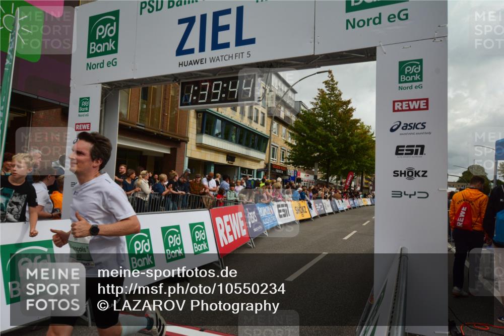 20.09.2026 - PSD Bank Halbmarathon LAZAROV Photography http://msf.ph/oto/10550234 20.09.2026 11:39:44 Ziel 1656, 1662, 1841, 2782, 3919 meine-sportfotos.de