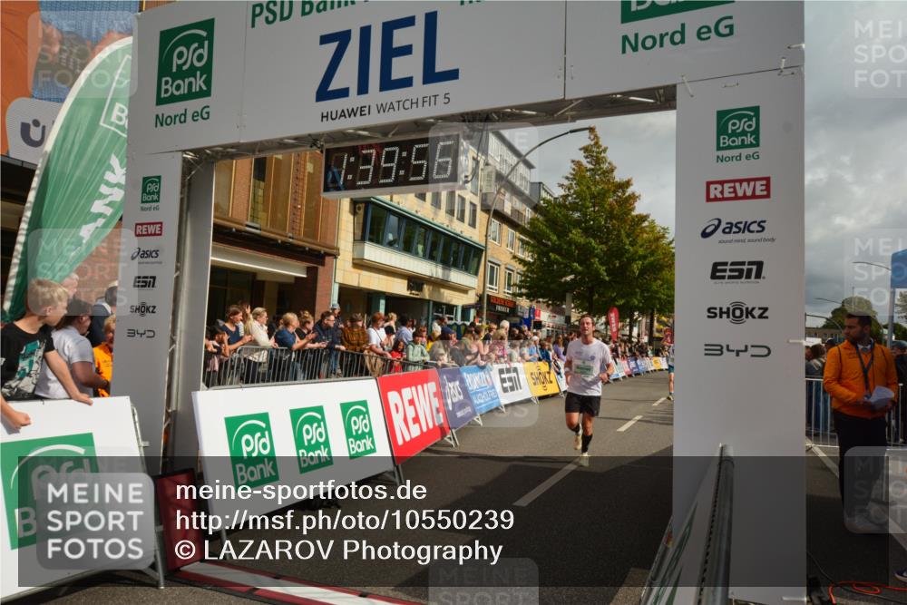 20.09.2026 - PSD Bank Halbmarathon LAZAROV Photography http://msf.ph/oto/10550239 20.09.2026 11:39:56 Ziel 1841, 2387, 3596, 4107, 4198, 4293 meine-sportfotos.de