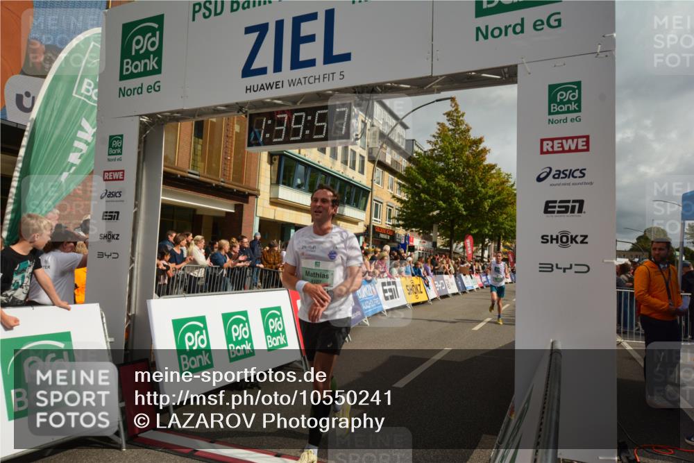 20.09.2026 - PSD Bank Halbmarathon LAZAROV Photography http://msf.ph/oto/10550241 20.09.2026 11:39:57 Ziel 1841, 2387, 3596, 4107, 4198, 4293, 4313, 4697 meine-sportfotos.de