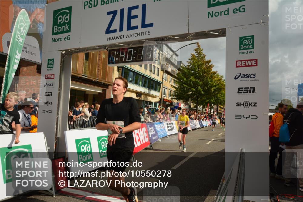 20.09.2026 - PSD Bank Halbmarathon LAZAROV Photography http://msf.ph/oto/10550278 20.09.2026 11:40:10 Ziel 1466, 2046, 3125, 3605, 3767, 3769, 3888, 4198, 4313, 4506, 4672, 4697, 4706 meine-sportfotos.de