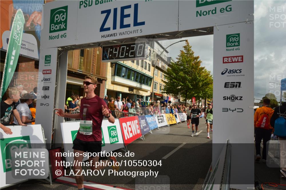 20.09.2026 - PSD Bank Halbmarathon LAZAROV Photography http://msf.ph/oto/10550304 20.09.2026 11:40:19 Ziel 1466, 2046, 2657, 3125, 3544, 3767, 3769, 3888, 4091, 4672, 4706 meine-sportfotos.de