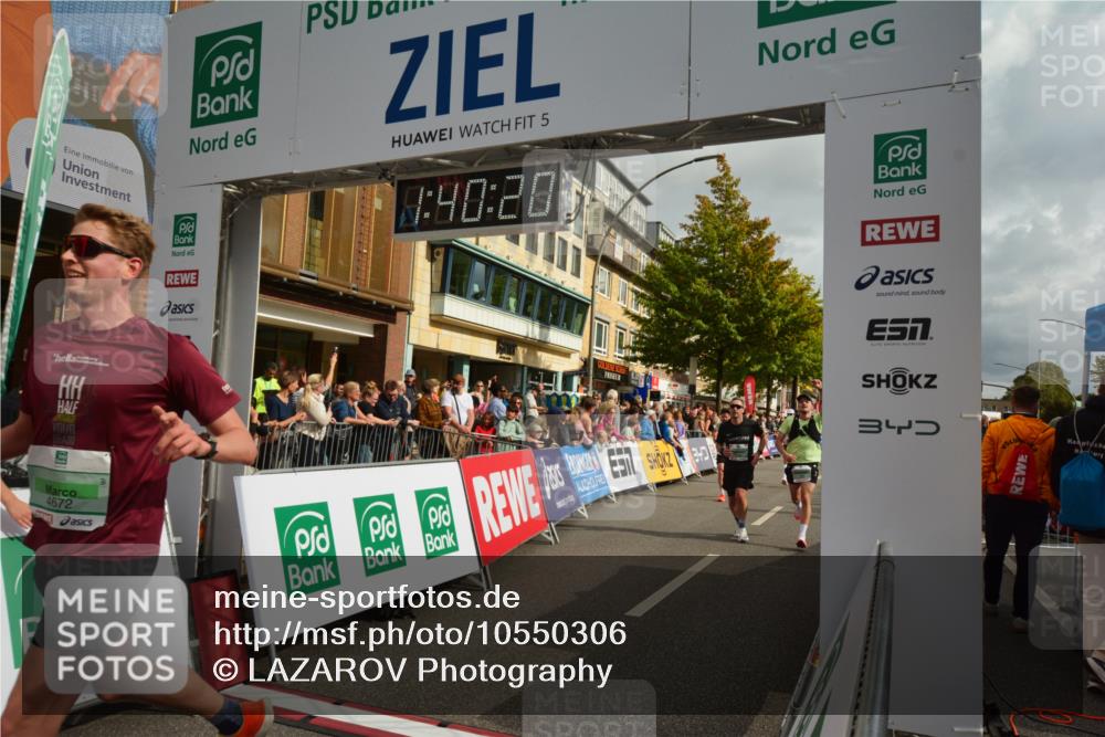 20.09.2026 - PSD Bank Halbmarathon LAZAROV Photography http://msf.ph/oto/10550306 20.09.2026 11:40:20 Ziel 1466, 1582, 2046, 2657, 3125, 3544, 3767, 3769, 3888, 4091, 4672, 4706 meine-sportfotos.de