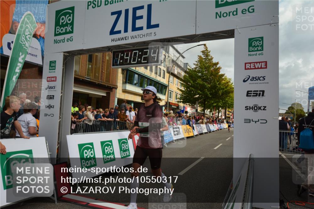 20.09.2026 - PSD Bank Halbmarathon LAZAROV Photography http://msf.ph/oto/10550317 20.09.2026 11:40:23 Ziel 1582, 2046, 2657, 3544, 3767, 4091, 4672, 4706 meine-sportfotos.de