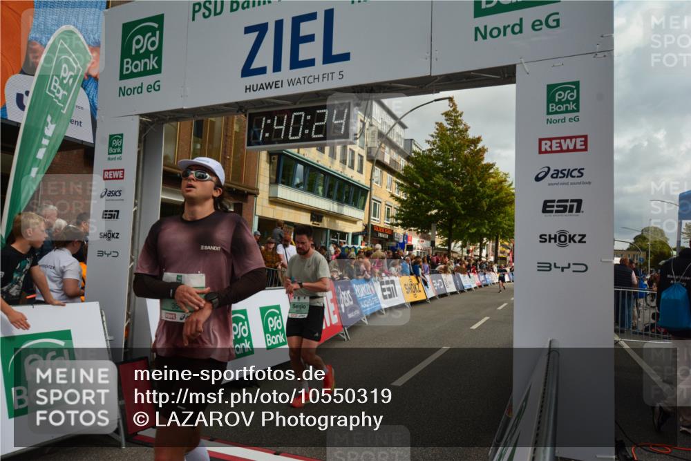 20.09.2026 - PSD Bank Halbmarathon LAZAROV Photography http://msf.ph/oto/10550319 20.09.2026 11:40:23 Ziel 1582, 2046, 2657, 3544, 3767, 4091, 4672, 4706 meine-sportfotos.de