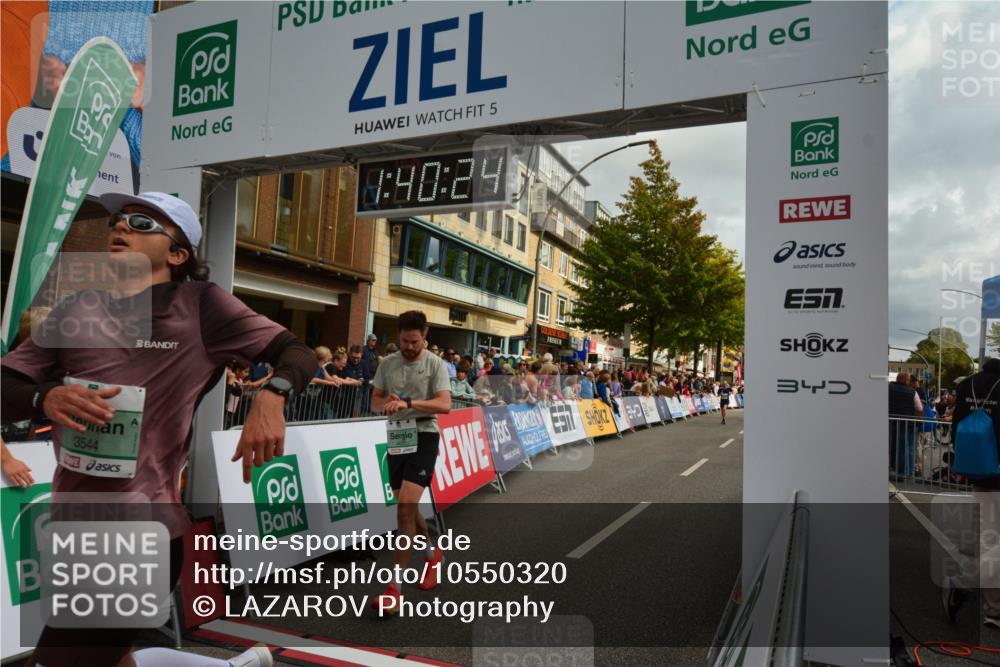20.09.2026 - PSD Bank Halbmarathon LAZAROV Photography http://msf.ph/oto/10550320 20.09.2026 11:40:24 Ziel 1582, 2046, 2657, 3544, 3767, 4091, 4672 meine-sportfotos.de