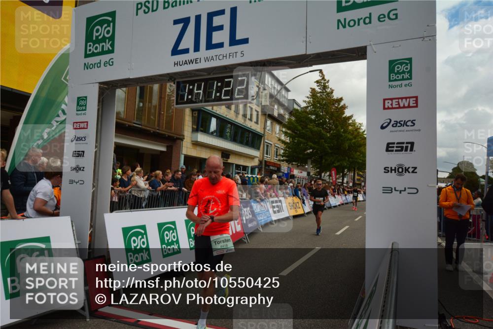 20.09.2026 - PSD Bank Halbmarathon LAZAROV Photography http://msf.ph/oto/10550425 20.09.2026 11:41:22 Ziel 1181, 1953, 2196, 4418 meine-sportfotos.de