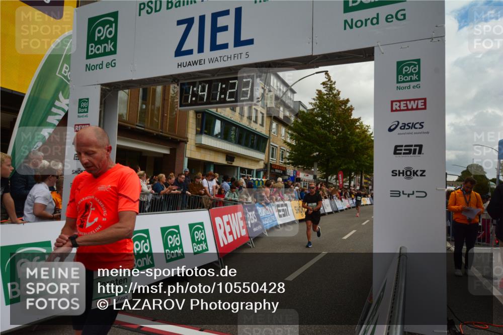 20.09.2026 - PSD Bank Halbmarathon LAZAROV Photography http://msf.ph/oto/10550428 20.09.2026 11:41:22 Ziel 1181, 1953, 2196, 4418 meine-sportfotos.de