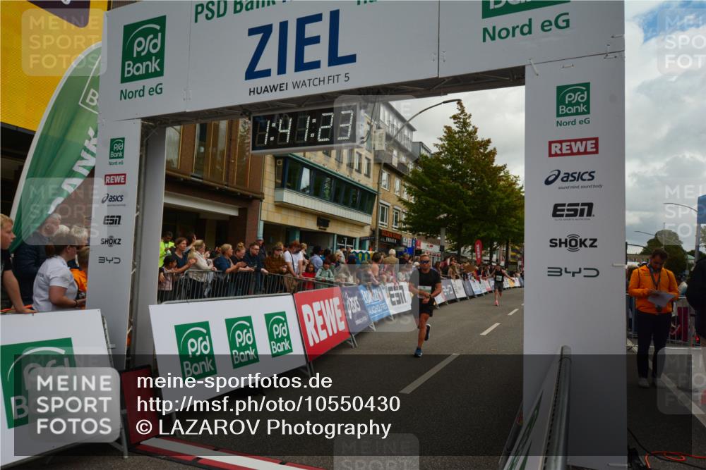 20.09.2026 - PSD Bank Halbmarathon LAZAROV Photography http://msf.ph/oto/10550430 20.09.2026 11:41:23 Ziel 1181, 1953, 2196, 3306, 4418 meine-sportfotos.de