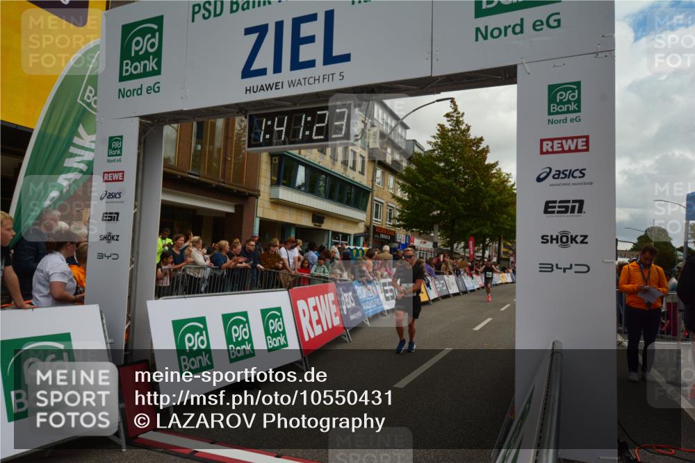 20.09.2026 - PSD Bank Halbmarathon LAZAROV Photography http://msf.ph/oto/10550431 20.09.2026 11:41:23 Ziel 1181, 1953, 2196, 3306, 4418 meine-sportfotos.de