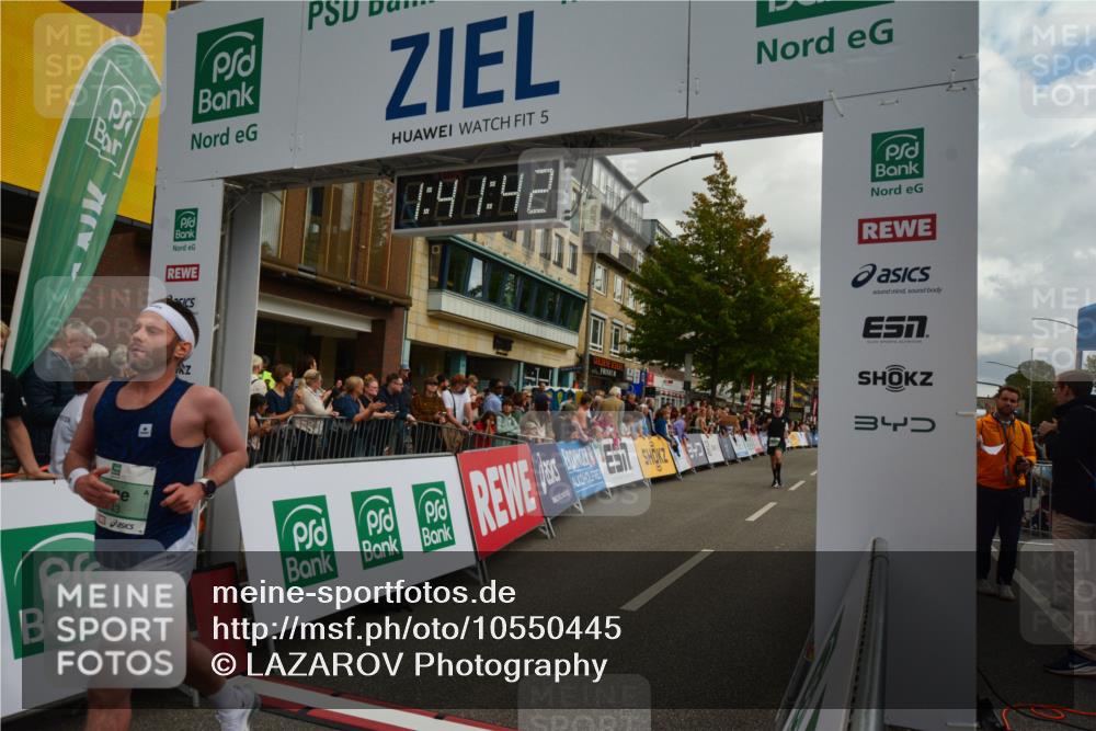 20.09.2026 - PSD Bank Halbmarathon LAZAROV Photography http://msf.ph/oto/10550445 20.09.2026 11:41:41 Ziel 1583, 3306, 3743, 4012 meine-sportfotos.de