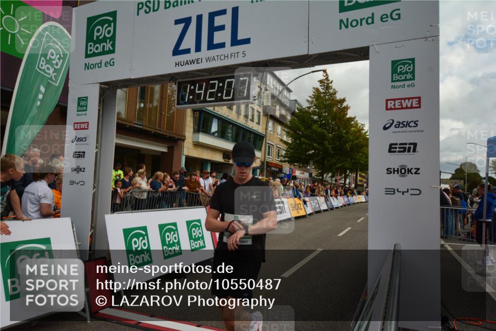 20.09.2026 - PSD Bank Halbmarathon LAZAROV Photography http://msf.ph/oto/10550487 20.09.2026 11:42:07 Ziel 1188, 1852, 1879, 2179, 2267, 2981, 3608, 4654 meine-sportfotos.de