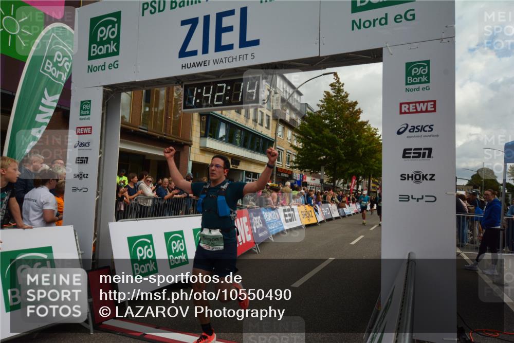 20.09.2026 - PSD Bank Halbmarathon LAZAROV Photography http://msf.ph/oto/10550490 20.09.2026 11:42:13 Ziel 1188, 1879, 2179, 2256, 2633, 2981, 4653 meine-sportfotos.de