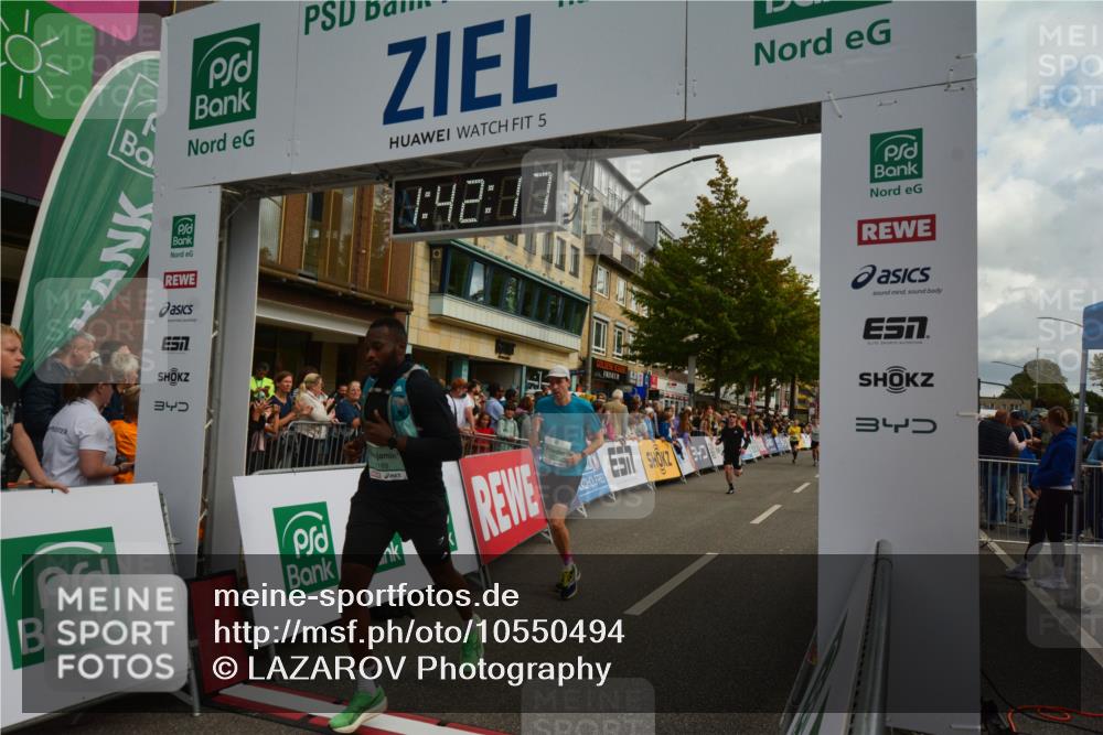 20.09.2026 - PSD Bank Halbmarathon LAZAROV Photography http://msf.ph/oto/10550494 20.09.2026 11:42:17 Ziel 1188, 1591, 1879, 2179, 2256, 2633, 4620, 4653 meine-sportfotos.de