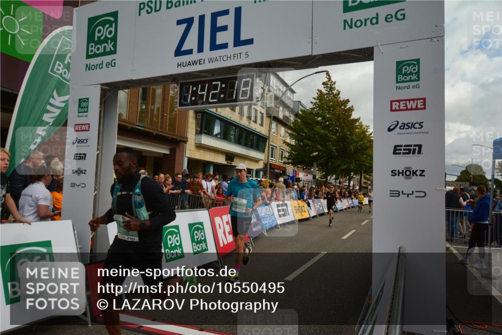 20.09.2026 - PSD Bank Halbmarathon LAZAROV Photography http://msf.ph/oto/10550495 20.09.2026 11:42:17 Ziel 1188, 1591, 1879, 2179, 2256, 2633, 4620, 4653 meine-sportfotos.de