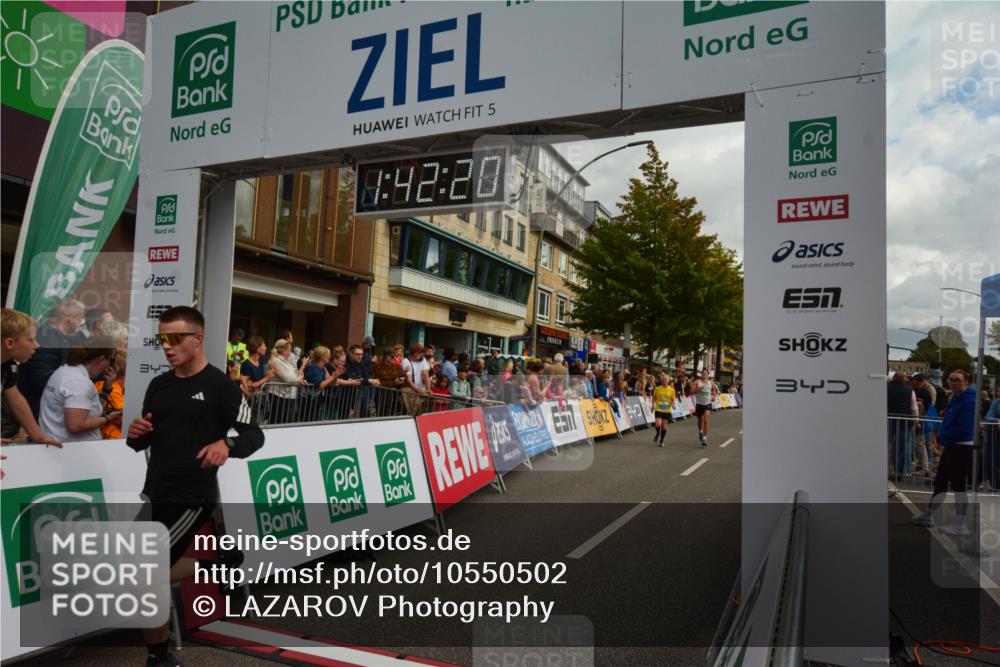 20.09.2026 - PSD Bank Halbmarathon LAZAROV Photography http://msf.ph/oto/10550502 20.09.2026 11:42:20 Ziel 1188, 1591, 1879, 2256, 2633, 4620, 4653 meine-sportfotos.de